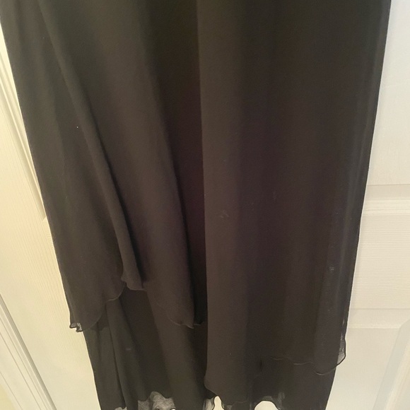 Woman’s Black 100% Silk Flowy Lined Dress Size L - Picture 5 of 9